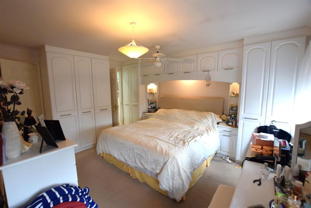 Bedroom One (2).JPG