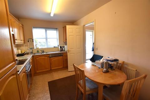 2 Ihlee Close, Paston, Peterborough, PE4 6BE