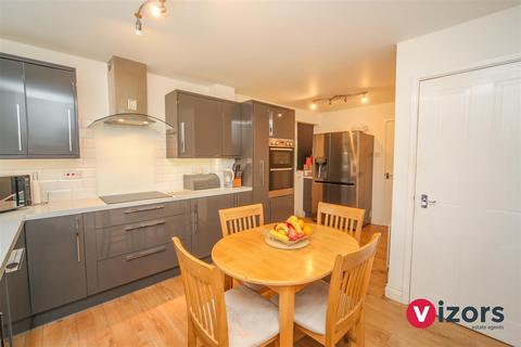 24 Compton Close, Redditch, B98 7NL