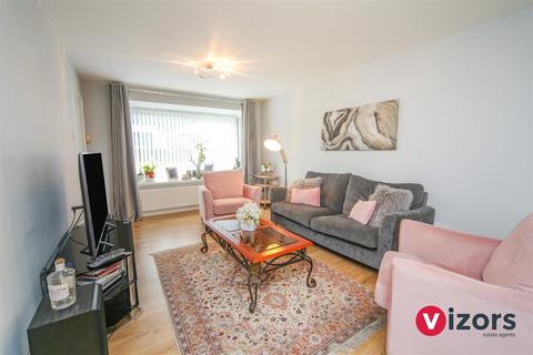 24 Compton Close, Redditch, B98 7NL