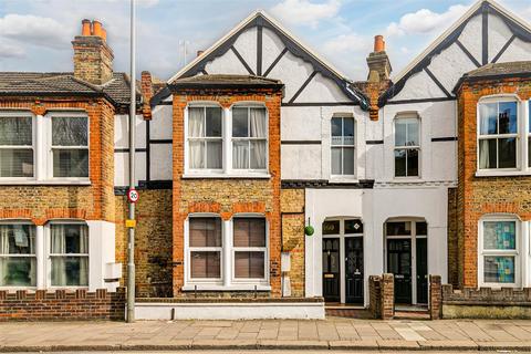 158 Replingham Road, London, SW18 5LJ