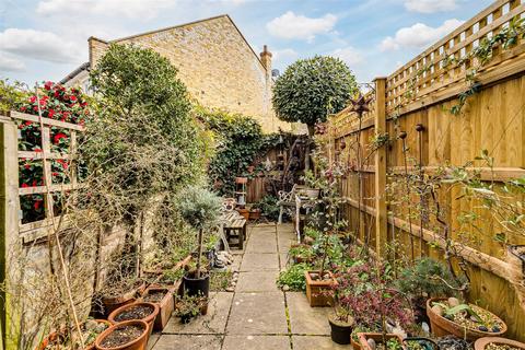 158 Replingham Road, London, SW18 5LJ