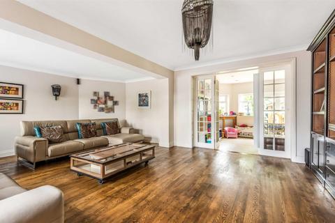 38 West Hill Way, London, N20 8QS