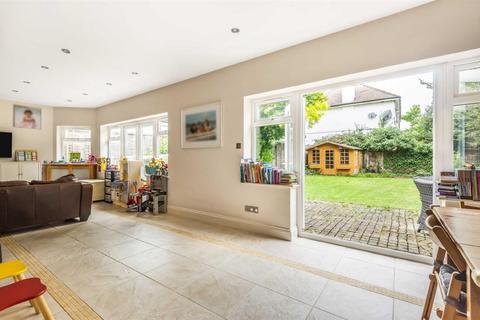38 West Hill Way, London, N20 8QS