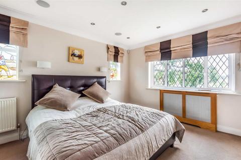 38 West Hill Way, London, N20 8QS