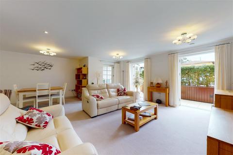 2 bedroom flat for sale - Azaleas, Canford Cliffs Road, Poole