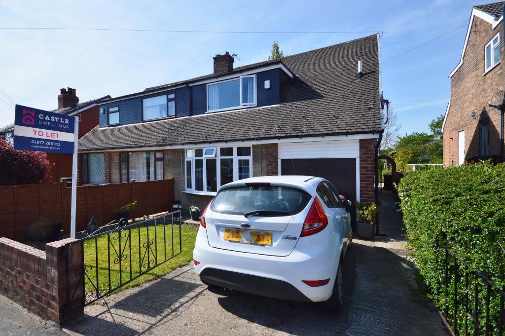 Woodend Crescent, Castleford 3 bed semidetached bungalow £925 pcm (£