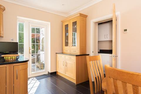 3 Downs Wood, Epsom, KT18 5UH