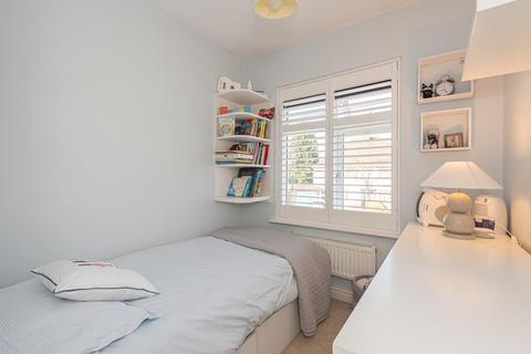 3 Tattenham Grove, Epsom, KT18 5QW