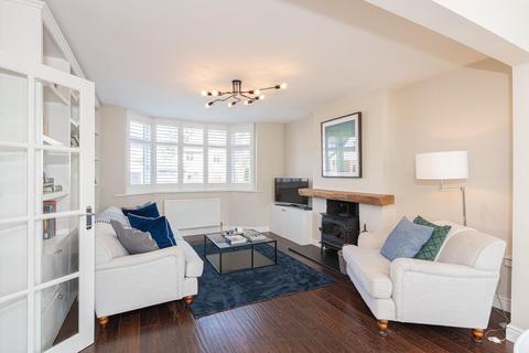 3 Tattenham Grove, Epsom, KT18 5QW