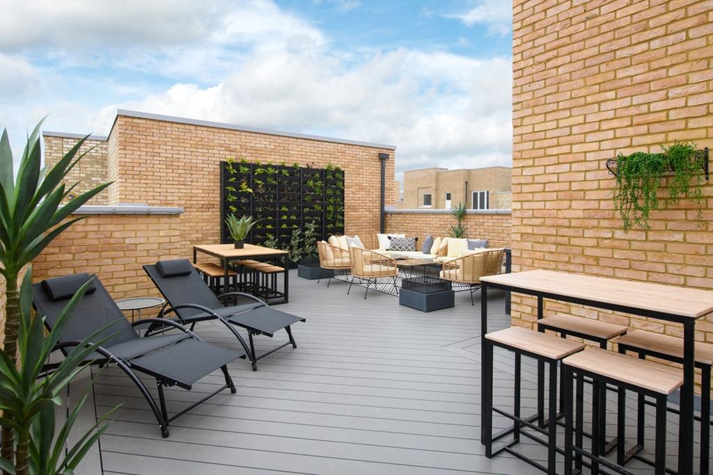 Expansive private terrace