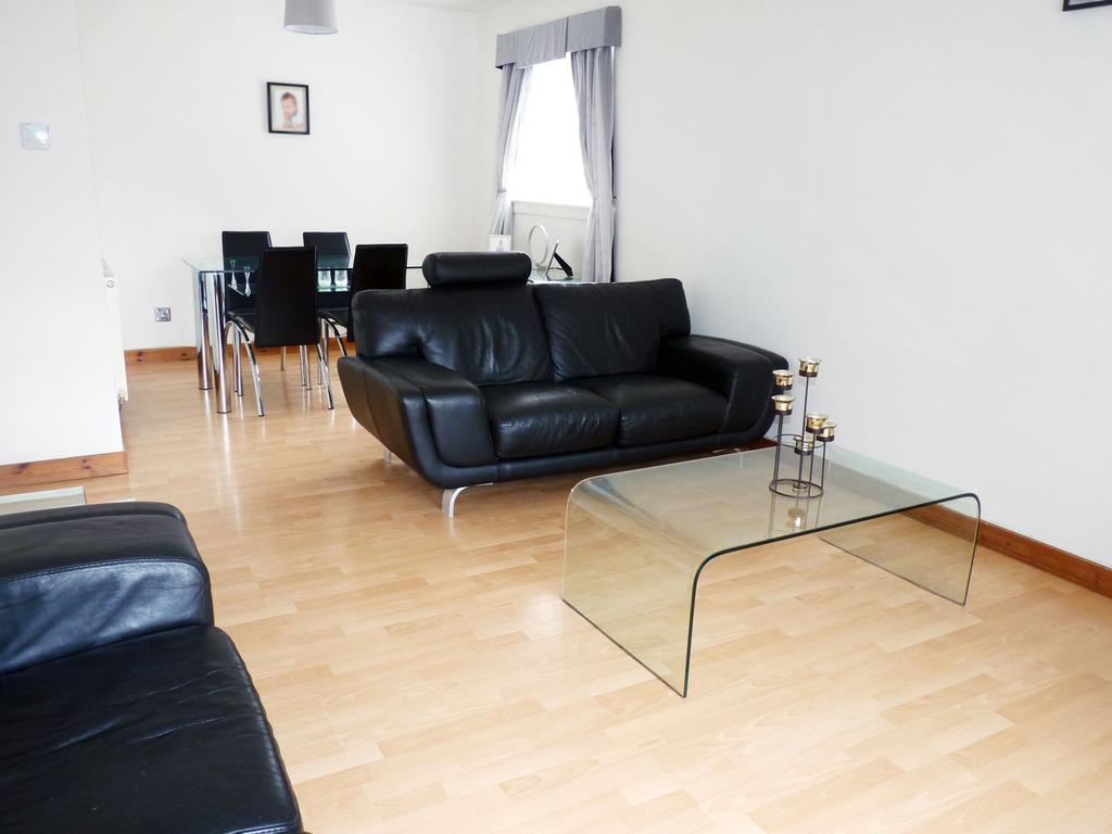 Laurel Drive, Greenhills, East Kilbride G75 2 bed flat £63,000