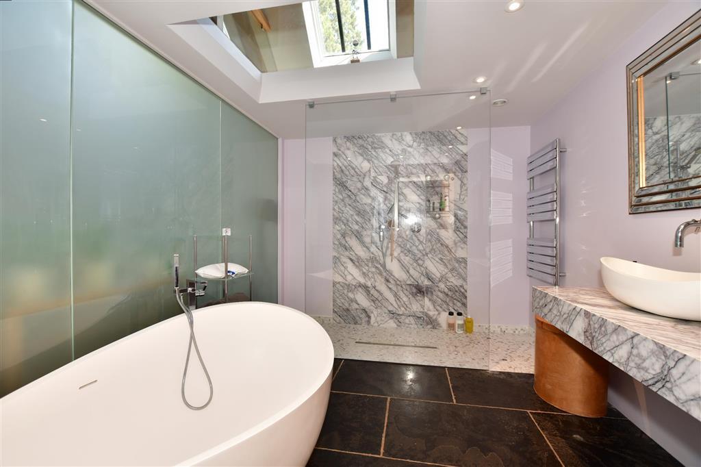 En Suite Bathroom