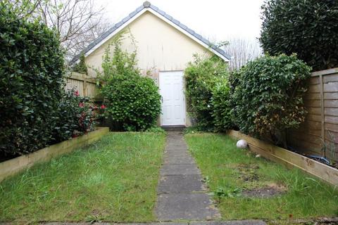 3 bedroom semi-detached house to rent, Gilbert Road, Bodmin, PL31