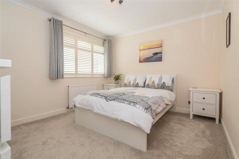 12 Candover Close, Tadley, RG26 3TZ