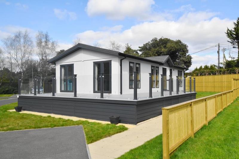Matchams Lane Hurn, Christchurch BH23 6AW 2 bed park home for sale £
