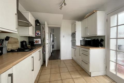 27 Duckworth Road, Exeter, EX2 9BP