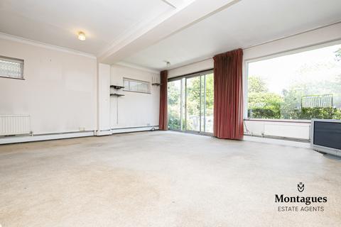 65 Lower Swaines, Epping, CM16 5ES