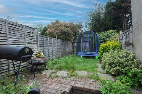 13 Haling Road, South Croydon, CR2 6HS