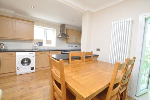 4 Martin Road, Guildford, GU2 9NX