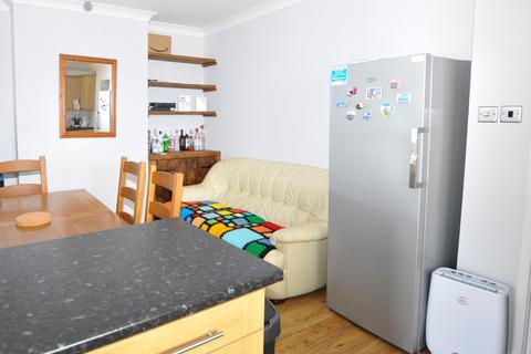 4 Martin Road, Guildford, GU2 9NX