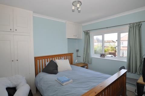 4 Martin Road, Guildford, GU2 9NX