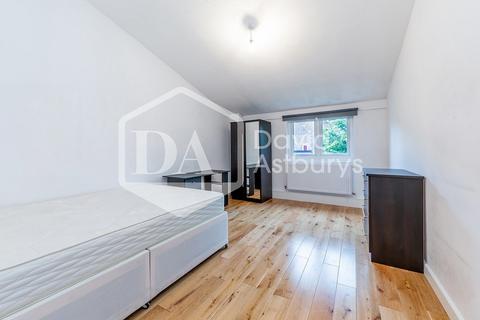 undefined, Tomlins Walk, Finsbury Park Holloway, London