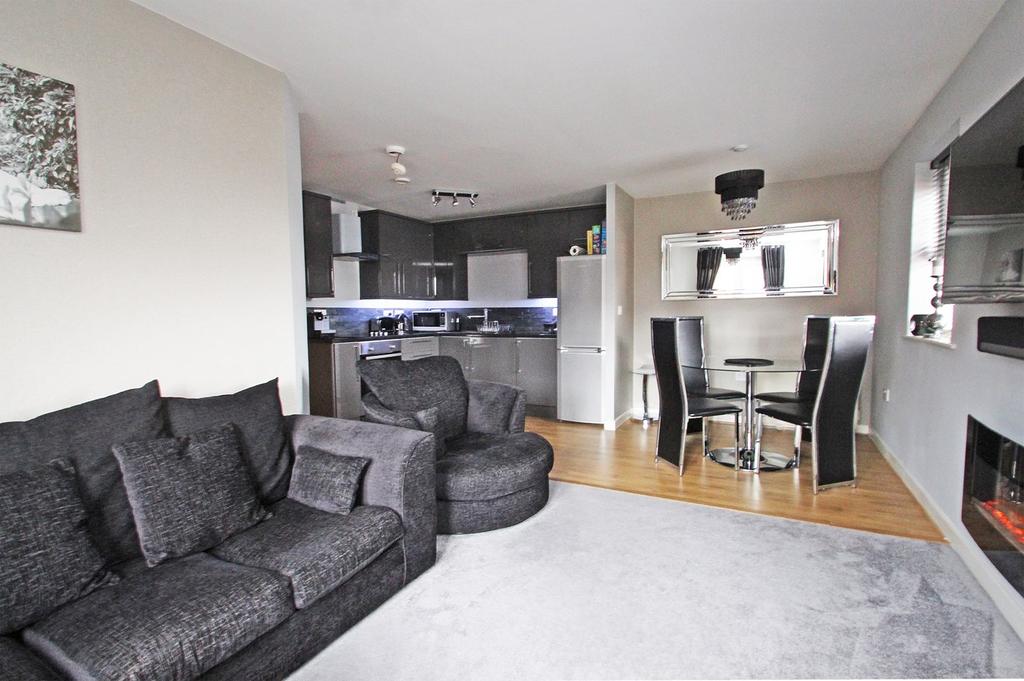 Mona Way, Irlam, Manchester, M44 2 bed apartment £135,000