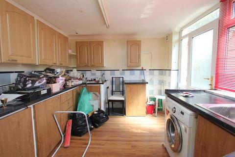 3 bedroom semi-detached house for sale - Arden Way, Barry