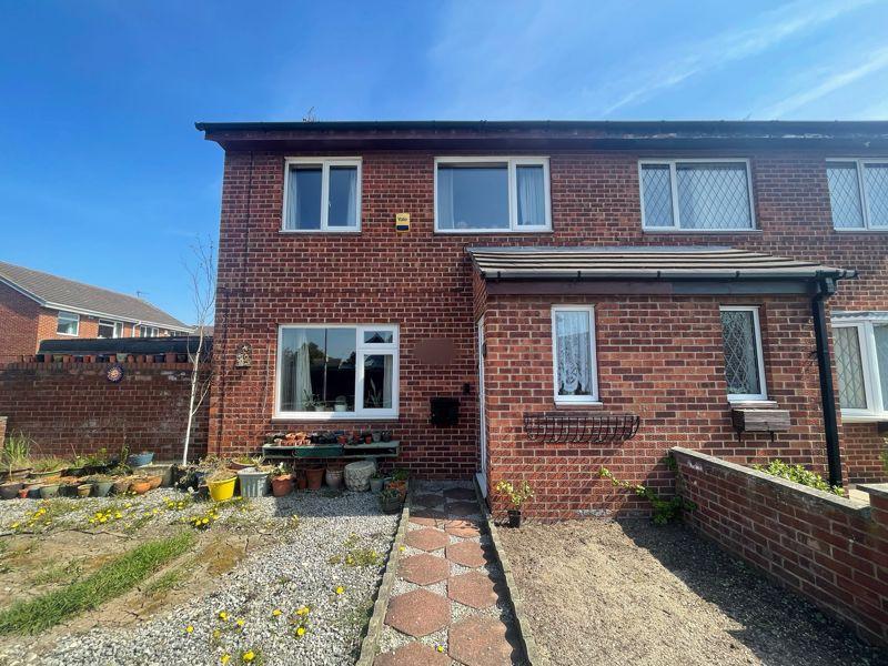 The Queensway, Hull, HU6 3 bed semidetached house £150,000