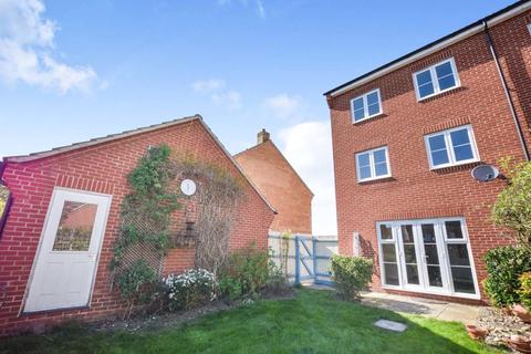 4 bedroom semi-detached house to rent - Crispin Drive, Woodlands Park, Bedford