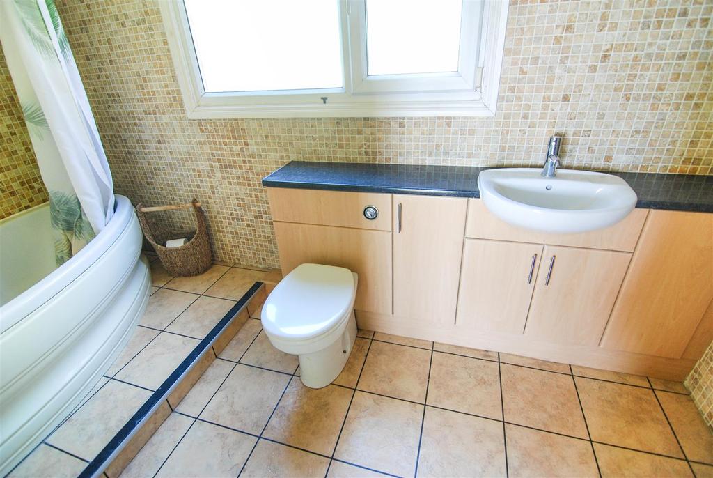 Springbank, Darfield, BARNSLEY 4 bed detached bungalow £200,000