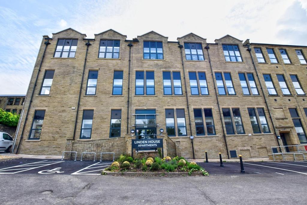 Linden House, Linden Road, Colne 2 bed apartment £134,950