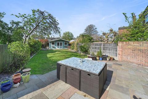 30 Anthony Drive, Stanford-le-hope, SS17 8BW