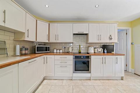 30 Anthony Drive, Stanford-le-hope, SS17 8BW