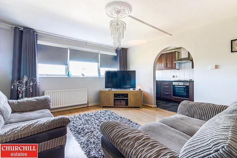 43 Lynwood Close, London, E18 1DP