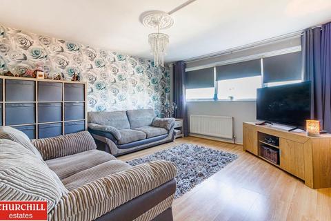 43 Lynwood Close, London, E18 1DP