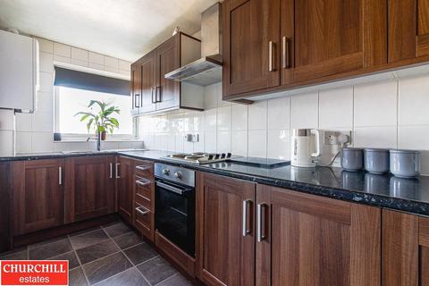 43 Lynwood Close, London, E18 1DP