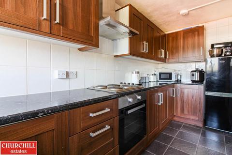 43 Lynwood Close, London, E18 1DP