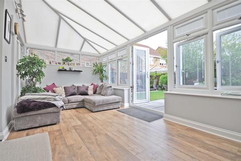 2 Brancaster Drive, Great Notley, Braintree, CM77 7JR