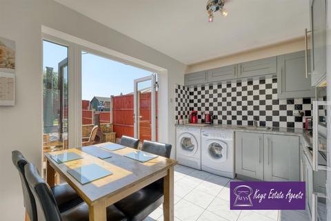 58 Copplestone Grove, Stoke-on-trent, ST3 5UD