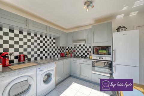 58 Copplestone Grove, Stoke-on-trent, ST3 5UD