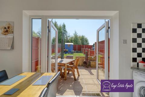 58 Copplestone Grove, Stoke-on-trent, ST3 5UD