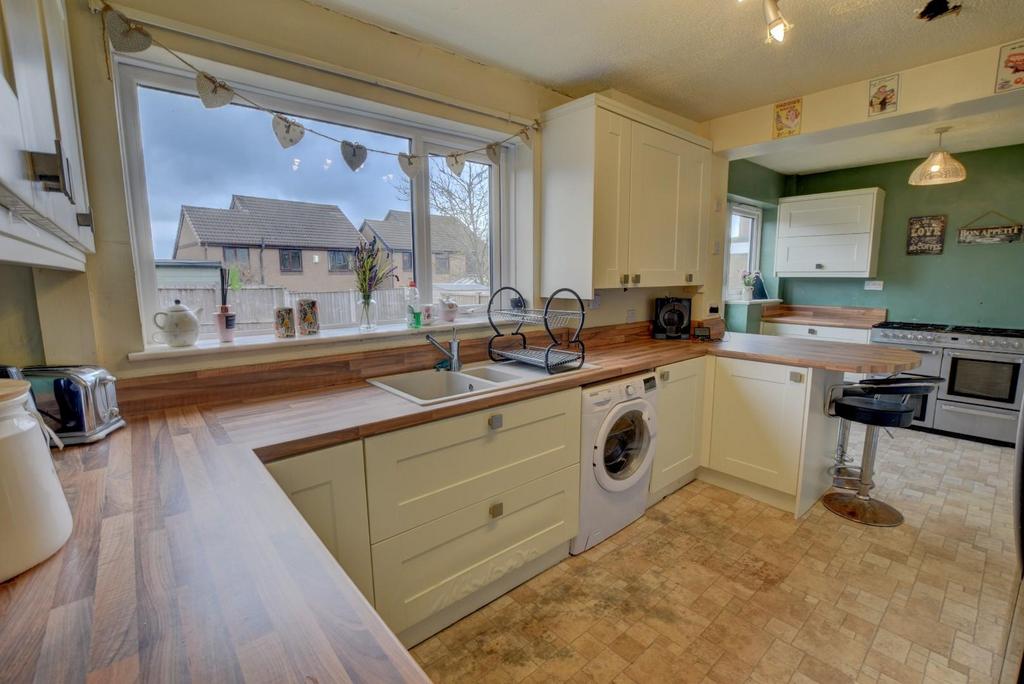 Wellfield Drive, Burnley 5 bed detached house for sale £240,000