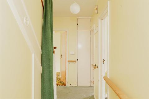 39 Monks Walk, Reigate, RH2 0SS