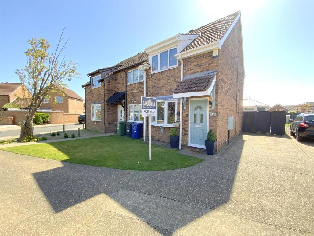 Cyrano Way, Grimsby 2 bed end of terrace house £150,000
