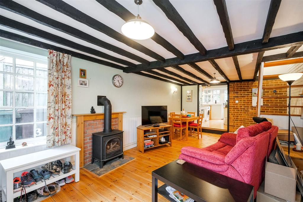 Kings Head Hill, North Chingford 2 bed semidetached house £475,000