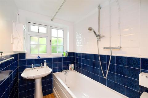3 Kings Head Hill, London, E4 7JG