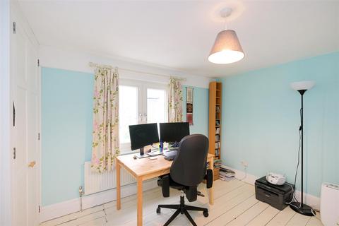 3 Kings Head Hill, London, E4 7JG