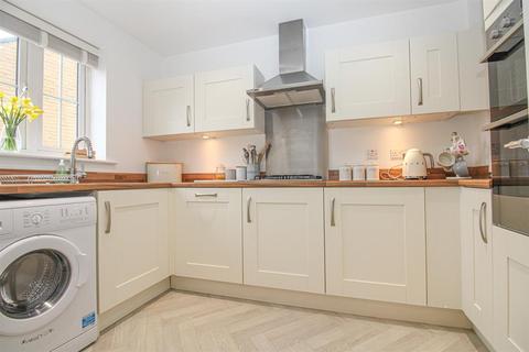 8 Mill Holme Fold, Bradford, BD10 0FA